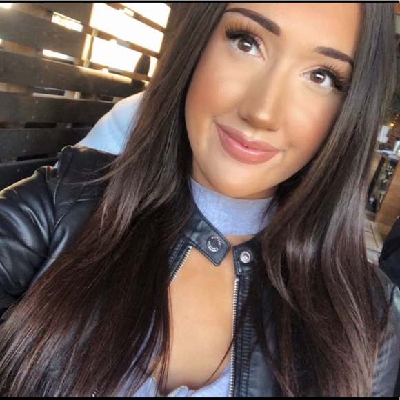 Meet your Posher, Madison - Picture 1 of 1